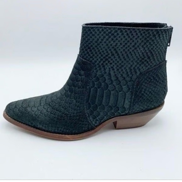 Diba “Zora” Leather Embossed Snakeskin Ankle Black Booties Size: 8.5 - Picture 1 of 9